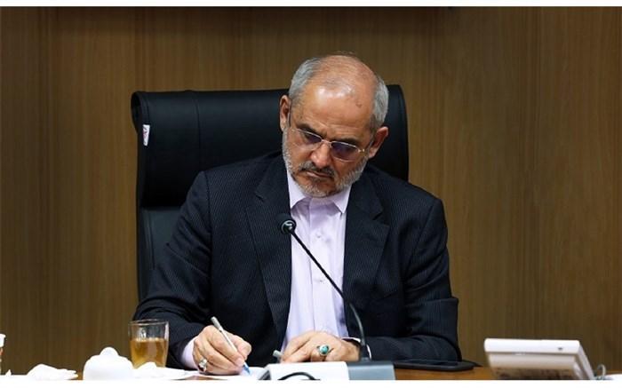 قدردانی حاجی میرزایی از خیر فعال حوزه دانش آموزان مناطق قدردانی حاجی میرزایی از خیر فعال حوزه دانش آموزان مناطق محروم