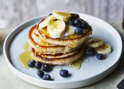 طرز تهیه پنکیک رژیمی با موز، به 3 روش ساده و خیلی خوشمزه